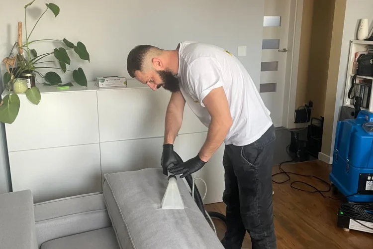 Pranie kanapy Ruda Śląska – Rent&Clean